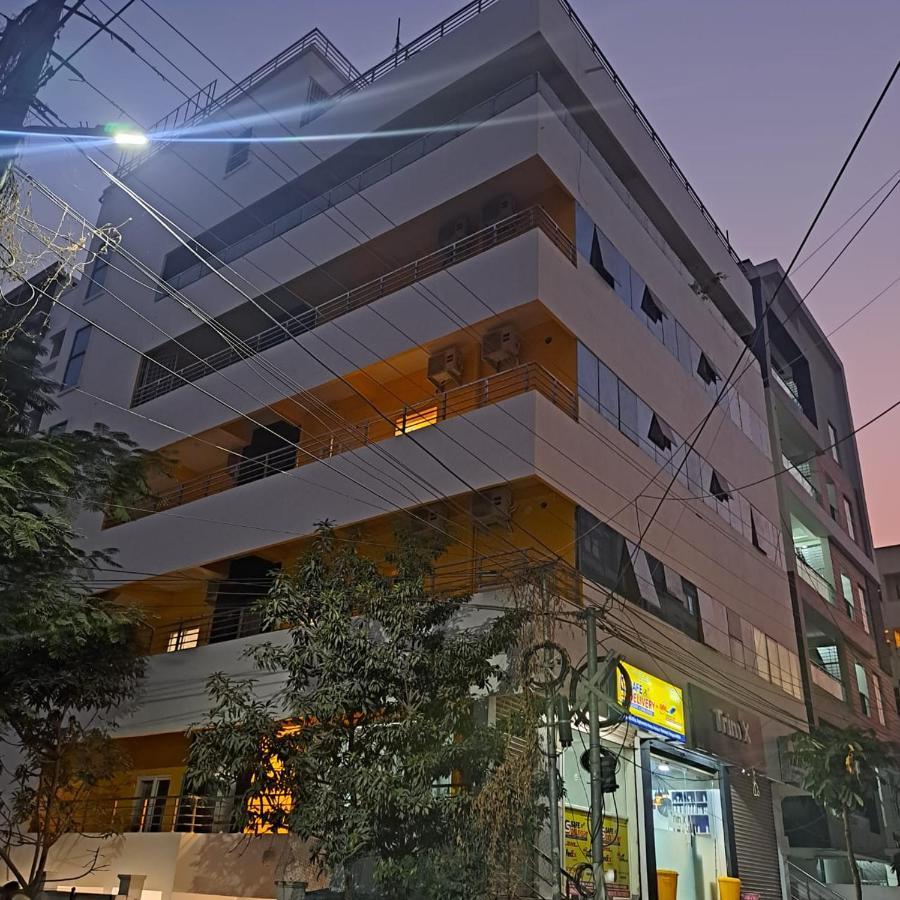 Yellow Bells Signature Hitec City Hyderabad Esterno foto