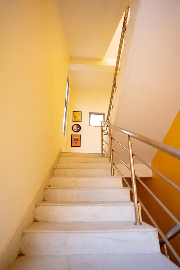 Yellow Bells Signature Hitec City Hyderabad Esterno foto