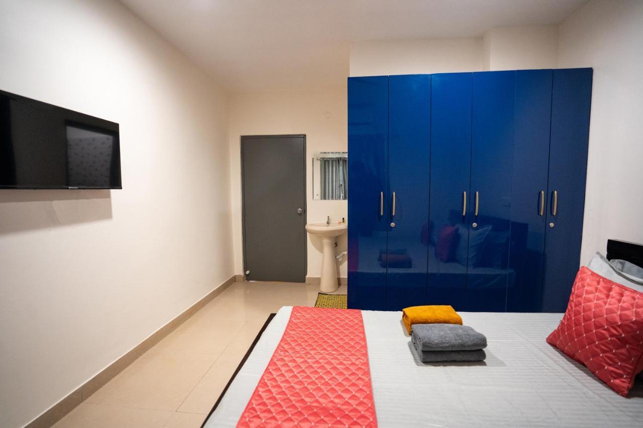 Yellow Bells Signature Hitec City Hyderabad Esterno foto