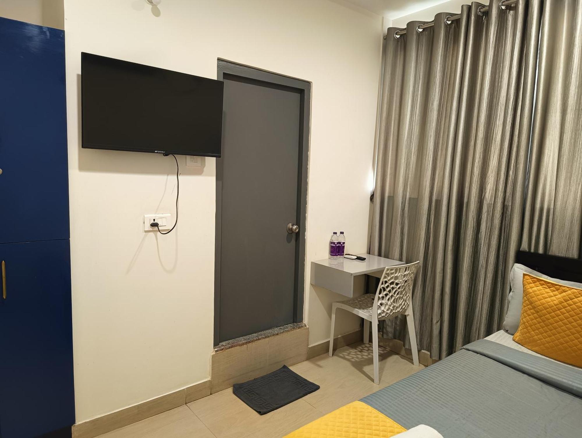 Yellow Bells Signature Hitec City Hyderabad Esterno foto
